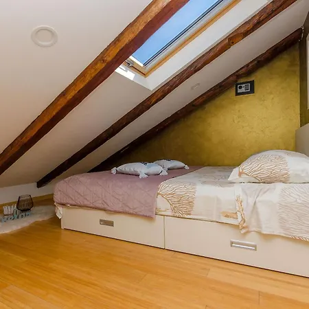 Jacuzzi Sky Apartman *